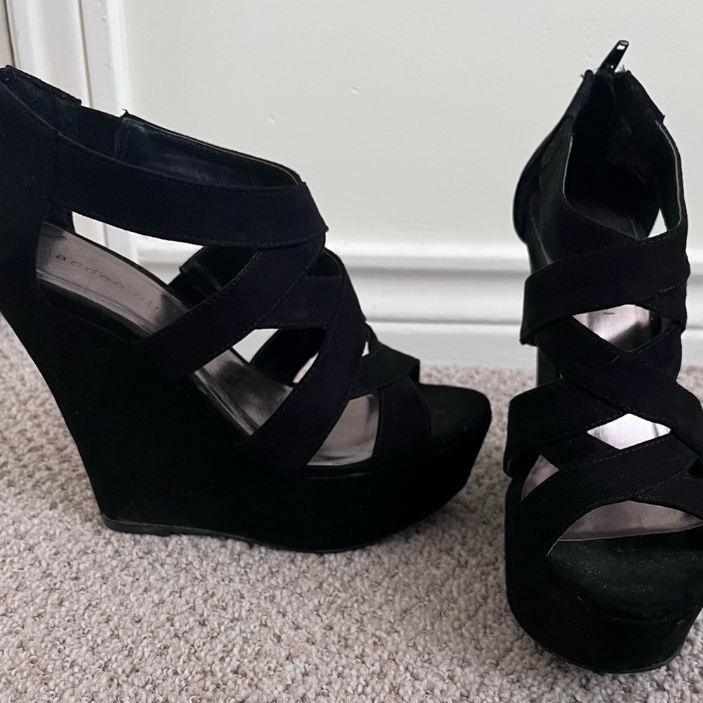 Elegant Black Wedge Sandals